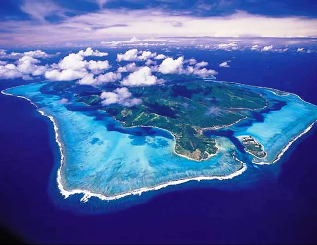 Hafen Huahine