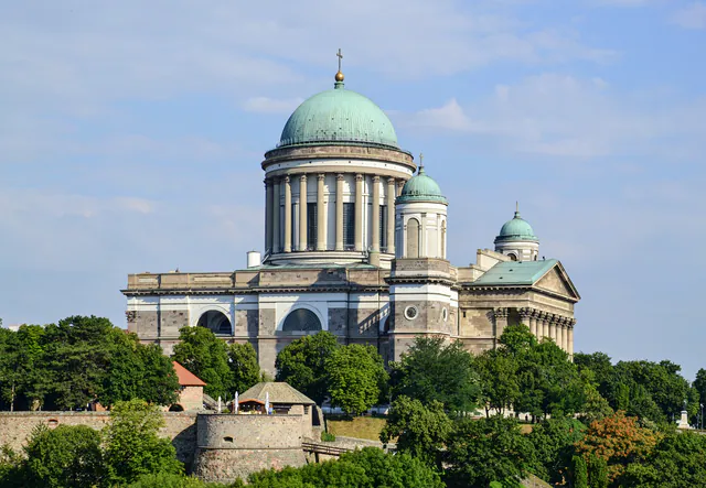 Hafen Esztergom