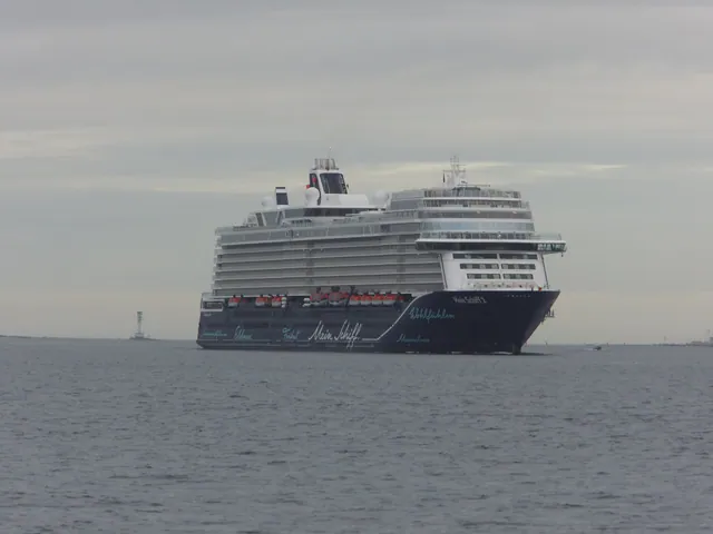 Kreuzfahrtschiff Mein Schiff 2