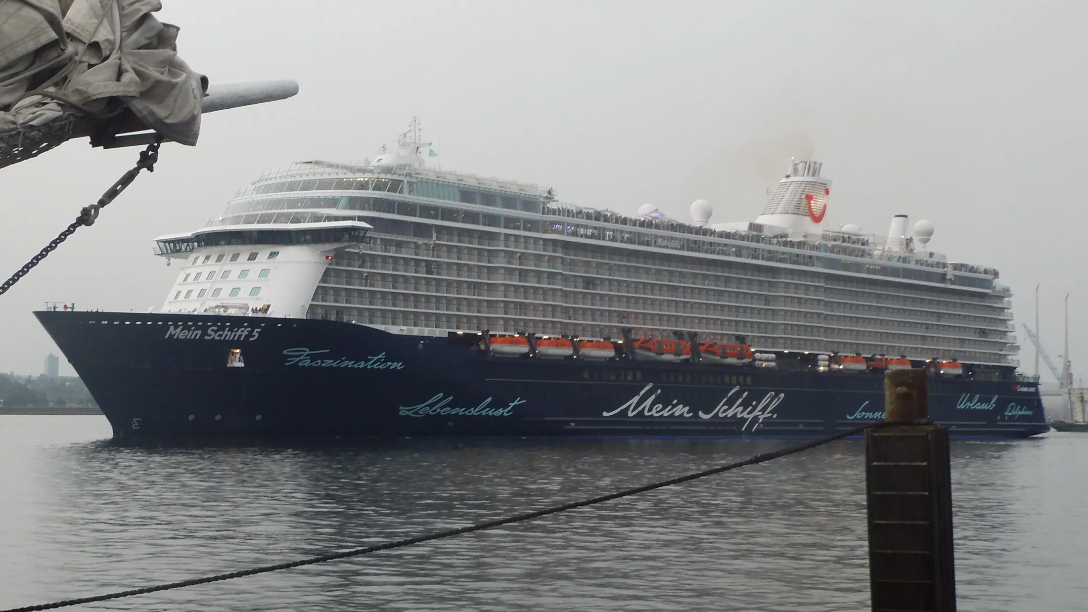 Kreuzfahrtschiff Mein Schiff 5