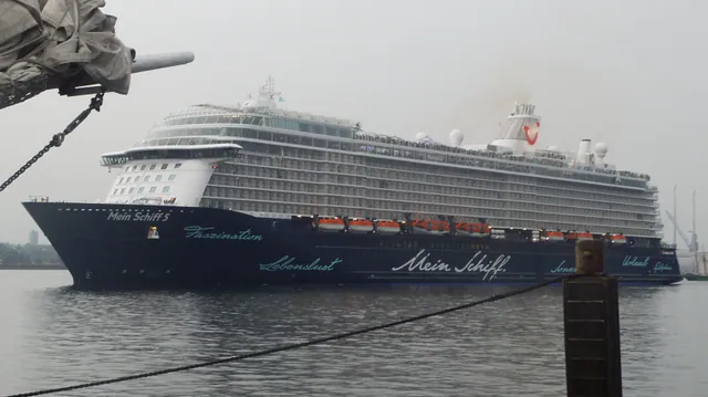 Kreuzfahrtschiff Mein Schiff 5