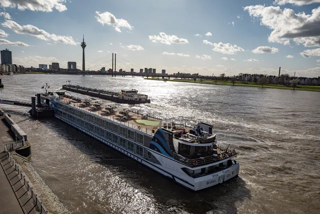 Kreuzfahrtschiff VIVA TIARA